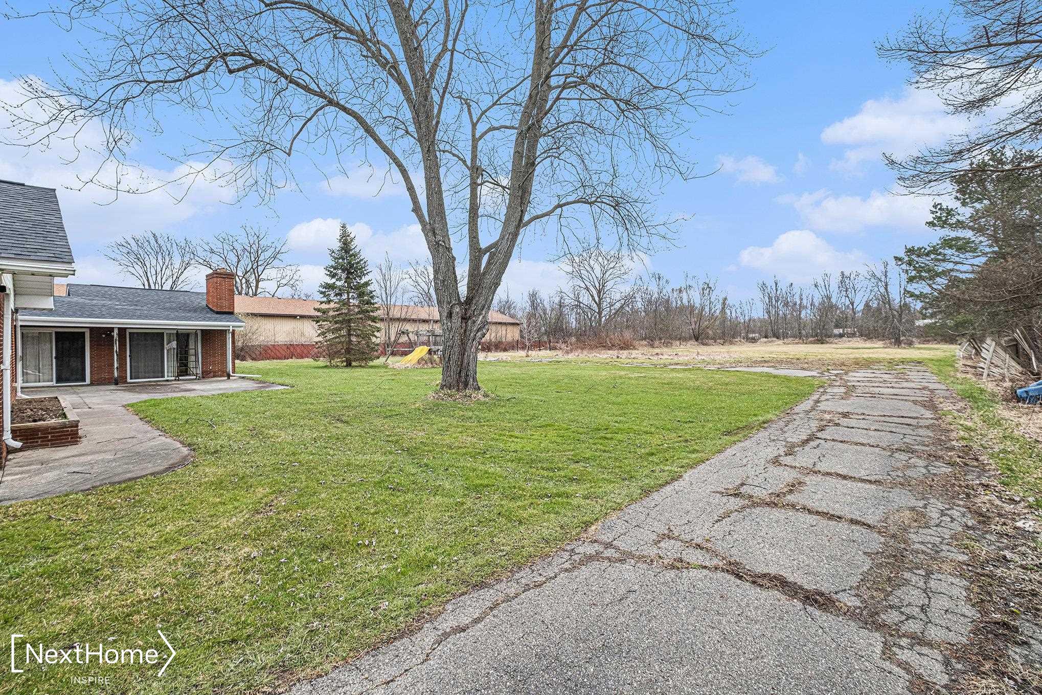 8049 Corunna Road Flint, MI 48532 - Photo 25 of 30 50136947-112f8db9-fcee-4df9-829c-721e53410e9a.JPG