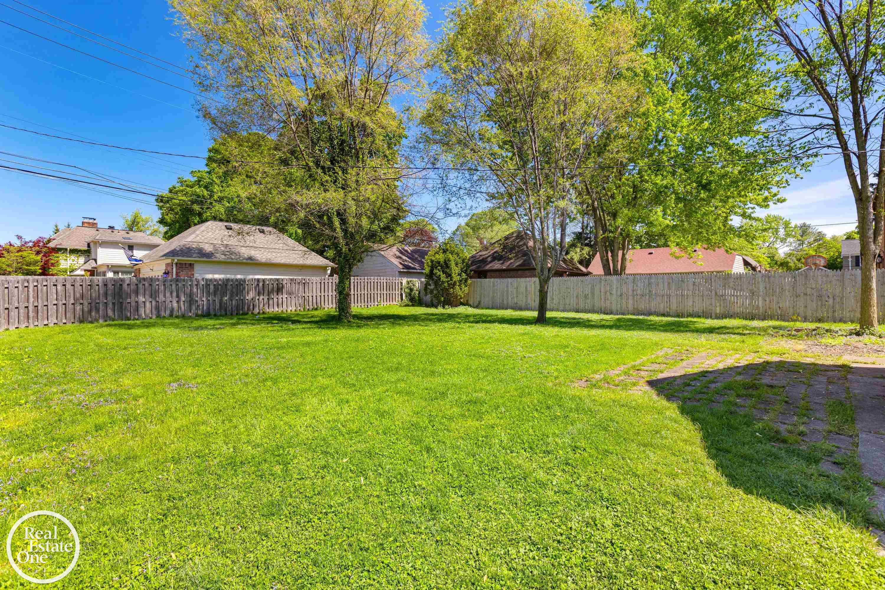 682 Lincoln Road Grosse Pointe, MI 48230 - Photo 8 of 45