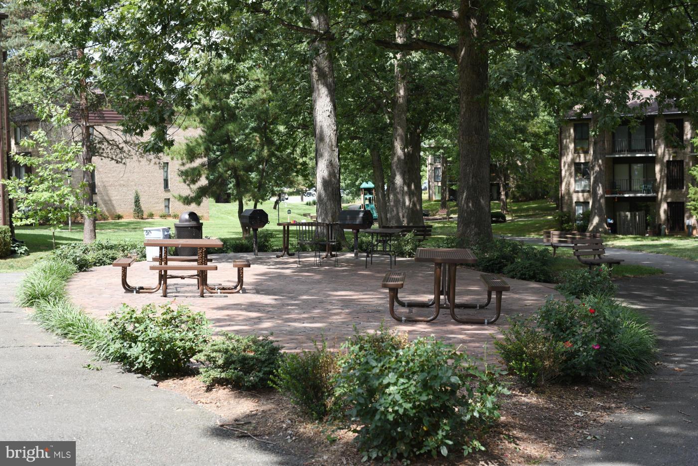 2012 Colts Neck Road, Unit 12A Reston, VA 20191 - Photo 22 of 26 Barbecue and Picnic Area