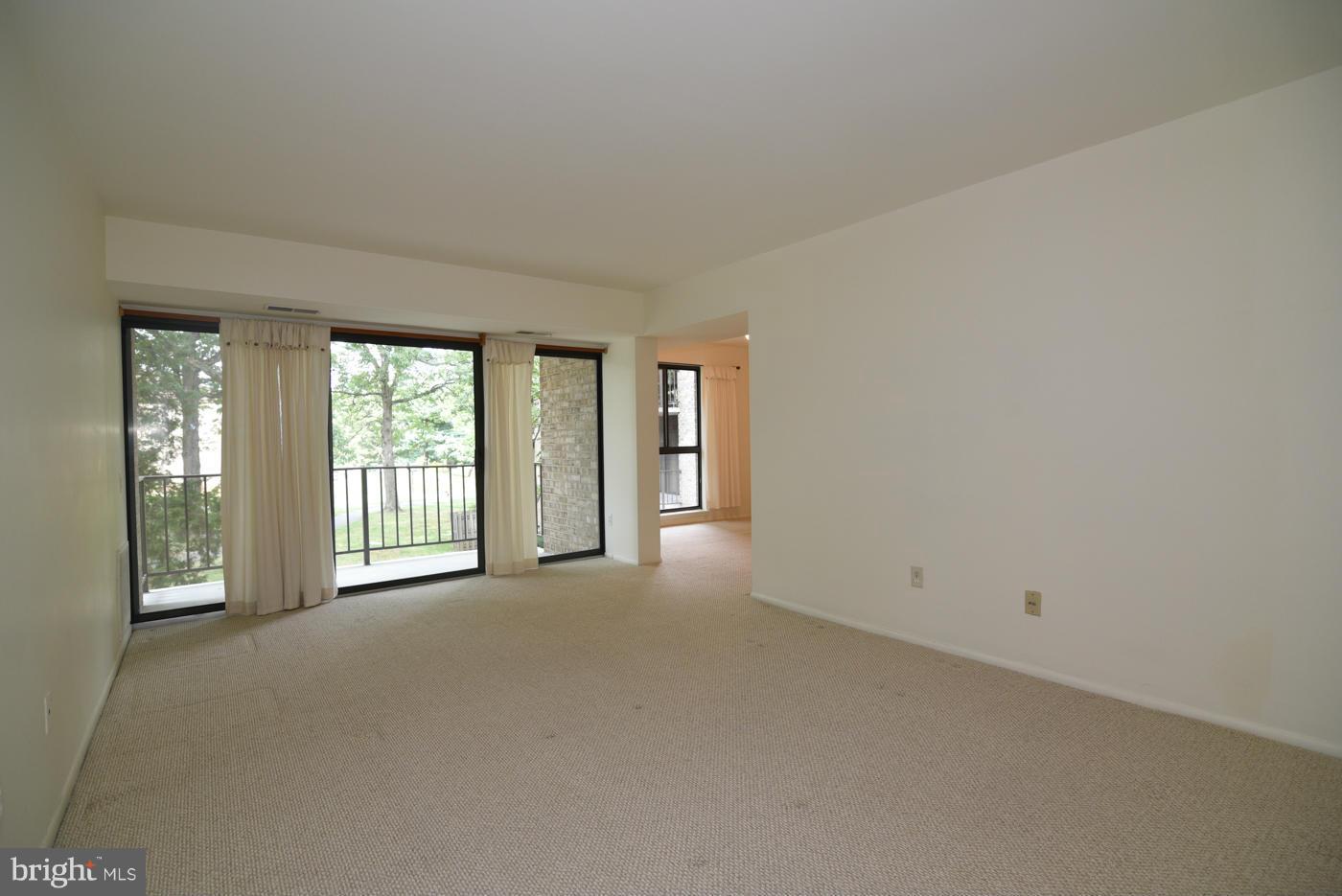 2012 Colts Neck Road, Unit 12A Reston, VA 20191 - Photo 4 of 26 Living Room