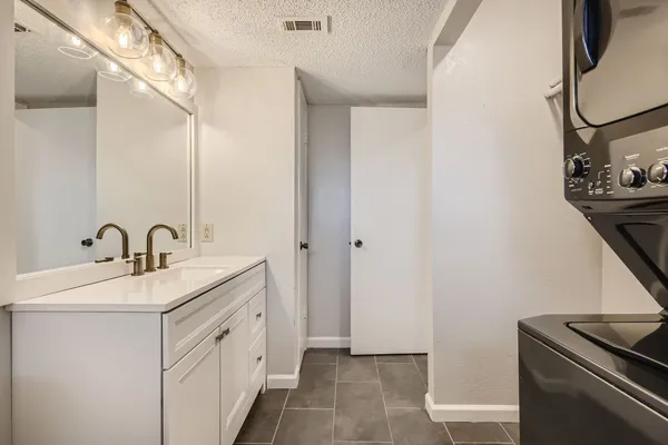 $1,650 | 1015 East Yager Lane, Unit 141, Austin, TX 78753