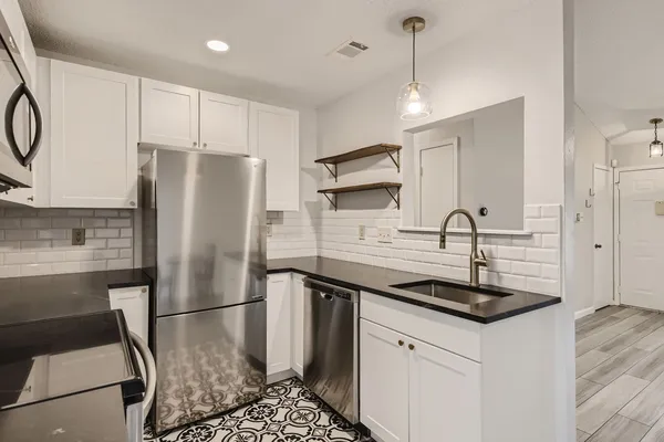 $1,650 | 1015 East Yager Lane, Unit 141, Austin, TX 78753