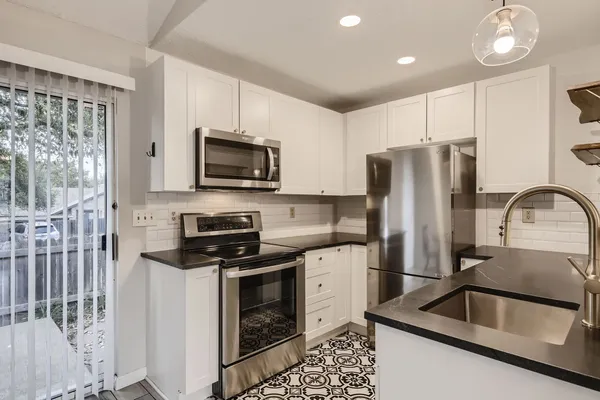 $1,650 | 1015 East Yager Lane, Unit 141, Austin, TX 78753