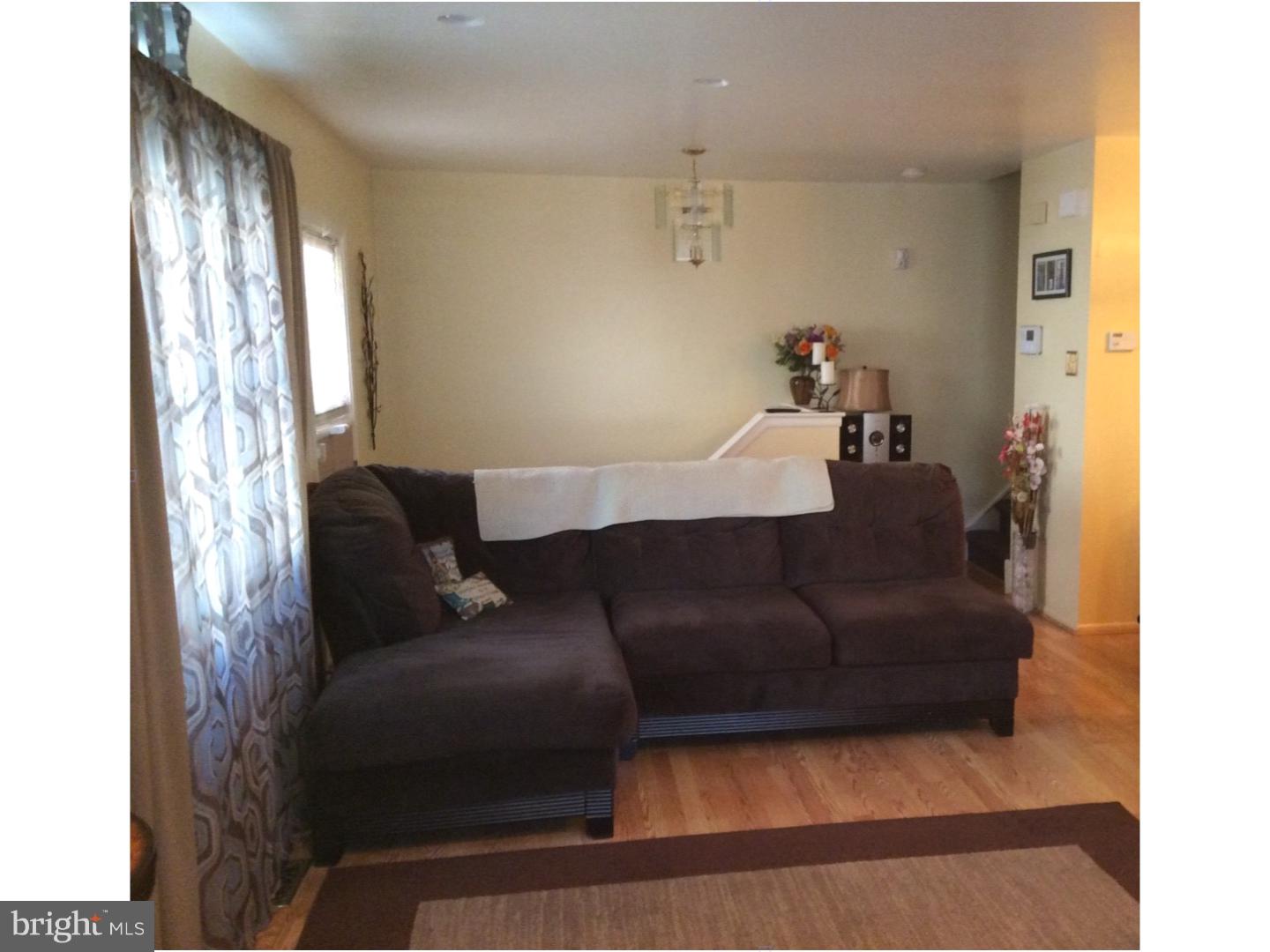 9362 Neil Road, Unit B Philadelphia, PA 19115 - Photo 4 of 21 Living Room
