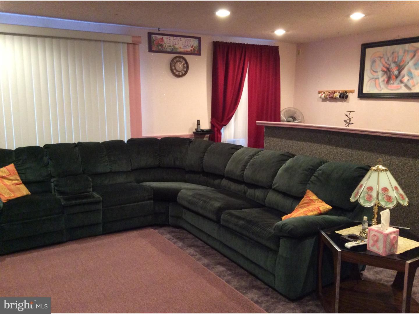 9362 Neil Road, Unit B Philadelphia, PA 19115 - Photo 8 of 21 Family Room