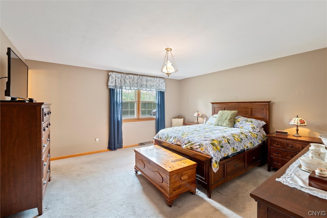4518 Cleveland Road Onondaga, NY 13215 - Photo 28 of 40 Primary bedroom