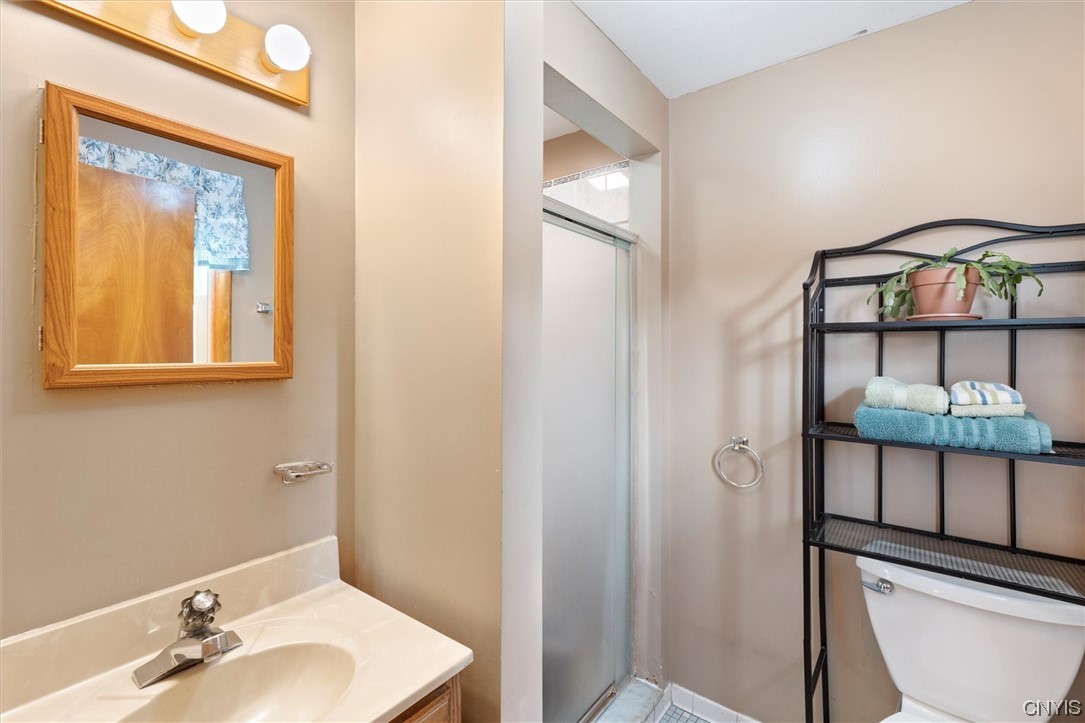 4518 Cleveland Road Onondaga, NY 13215 - Photo 30 of 40 Primary master bath