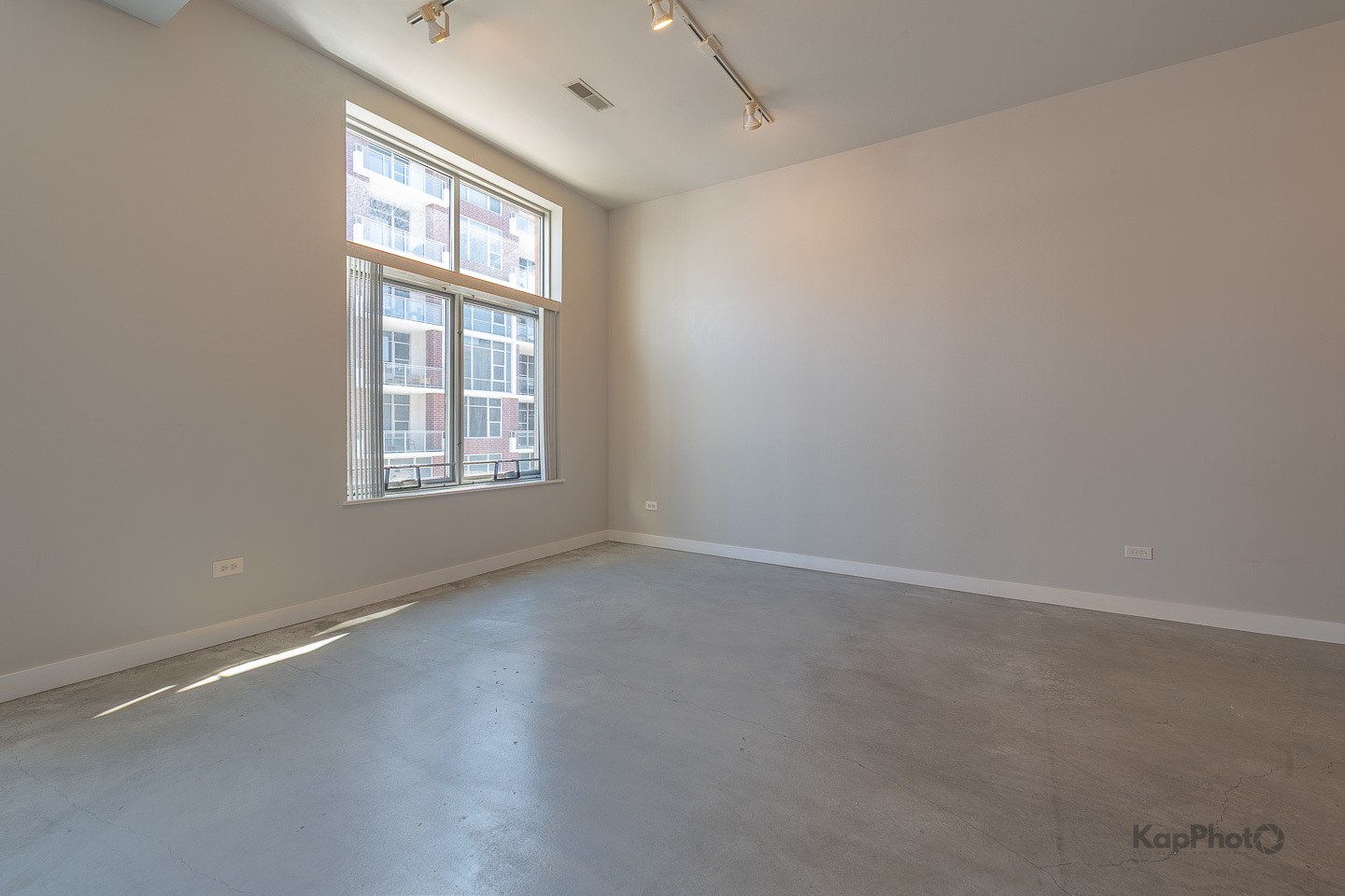 939 West Madison Street, Unit 403 Chicago, IL 60607 - Photo 9 of 27