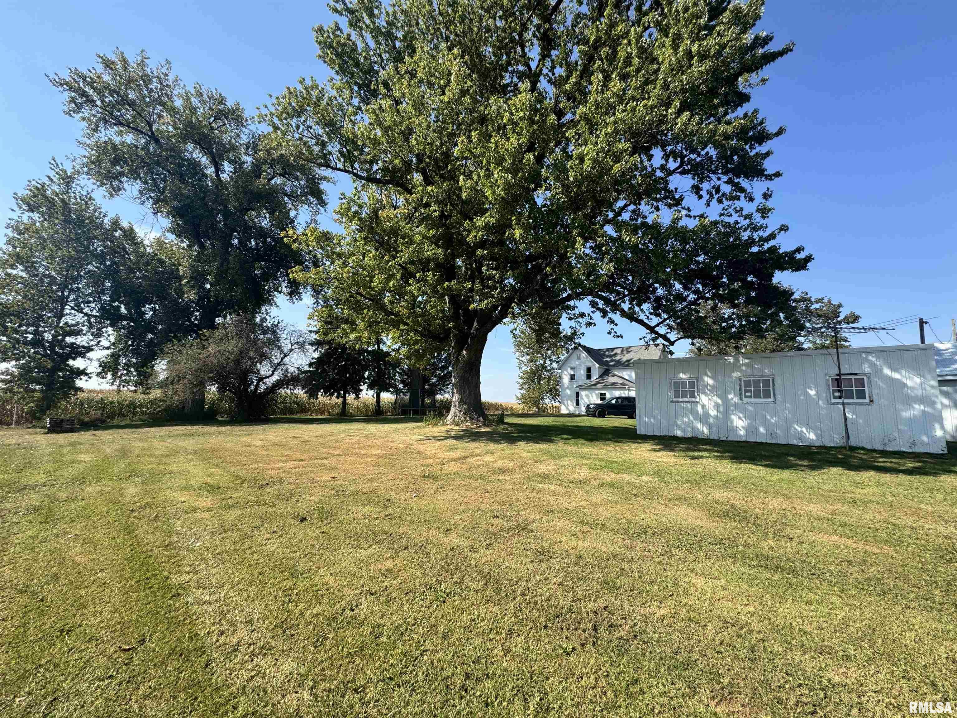 5515 Bunker Hill Road Fulton, IL 61252 - Photo 2 of 31