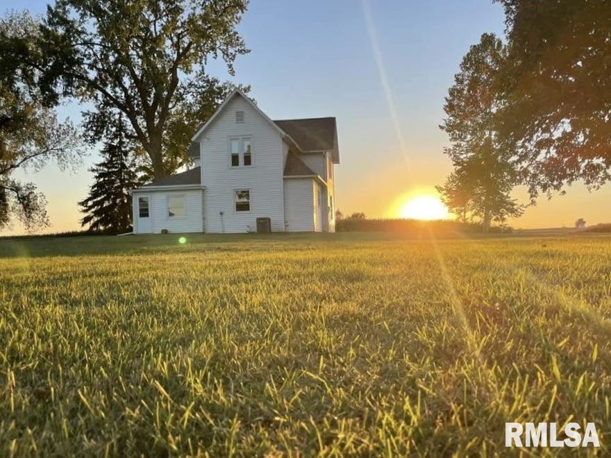 5515 Bunker Hill Road Fulton, IL 61252 - Photo 4 of 31