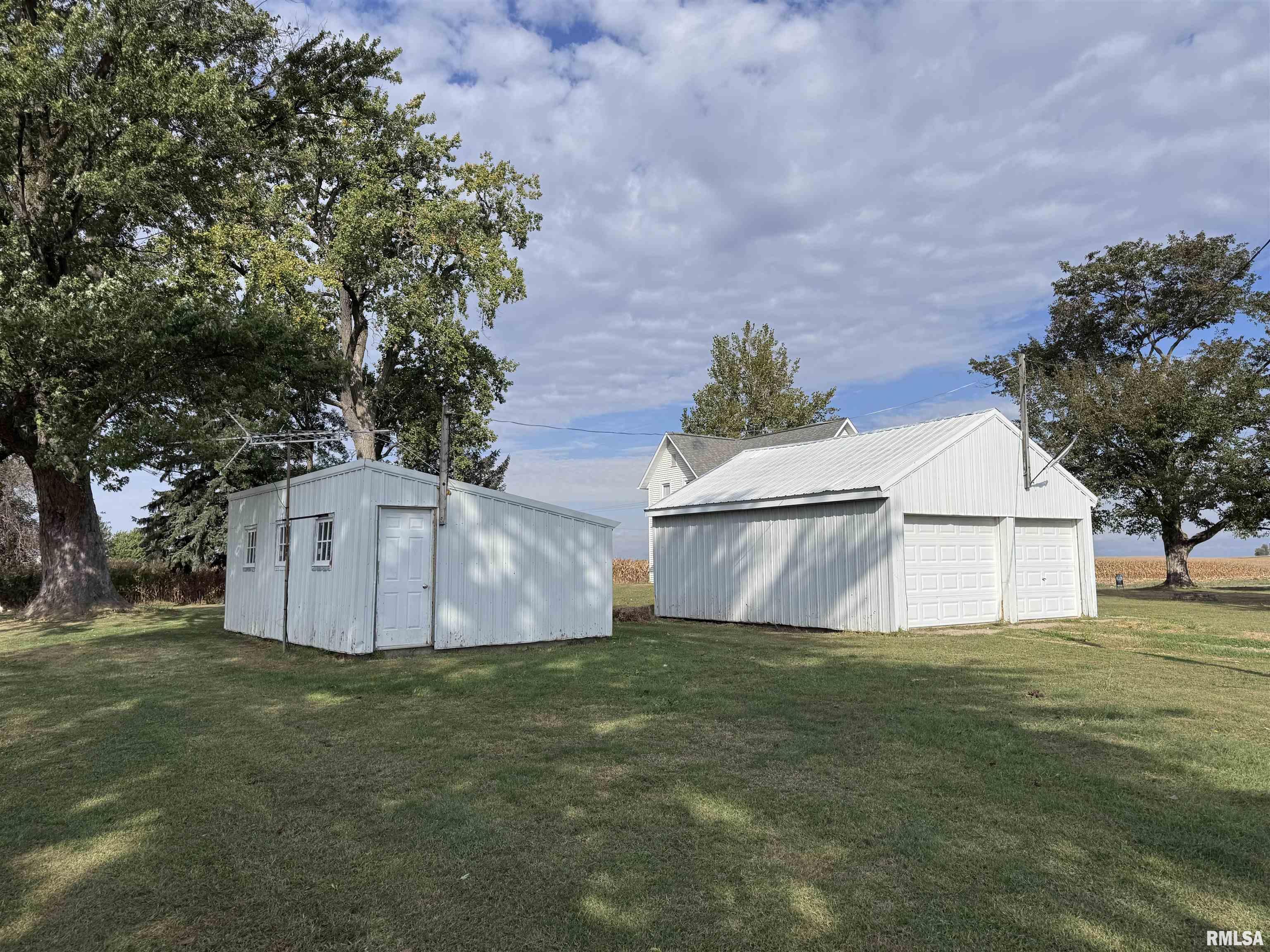 5515 Bunker Hill Road Fulton, IL 61252 - Photo 5 of 31