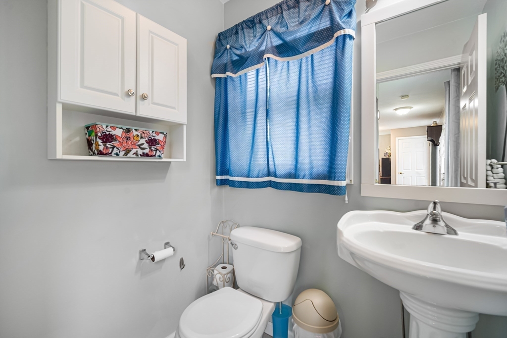 1572 Sumner Avenue Springfield, MA 01118 - Photo 16 of 33 Gallery Image 16