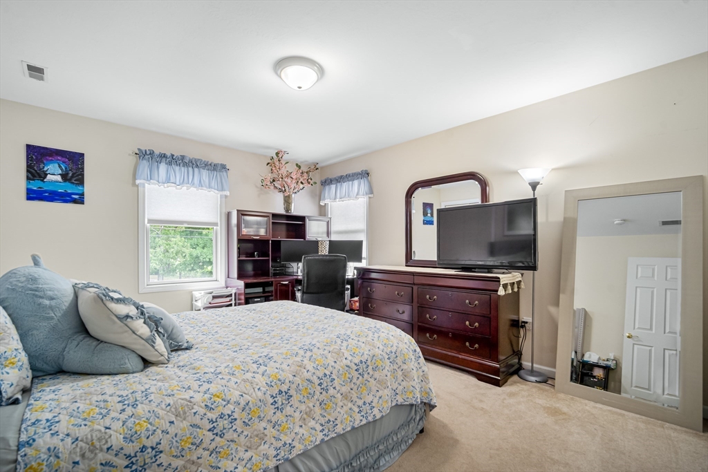 1572 Sumner Avenue Springfield, MA 01118 - Photo 18 of 33 Gallery Image 18