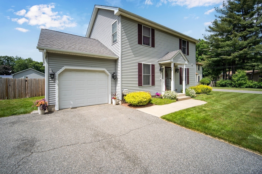 1572 Sumner Avenue Springfield, MA 01118 - Photo 2 of 33 Gallery Image 2