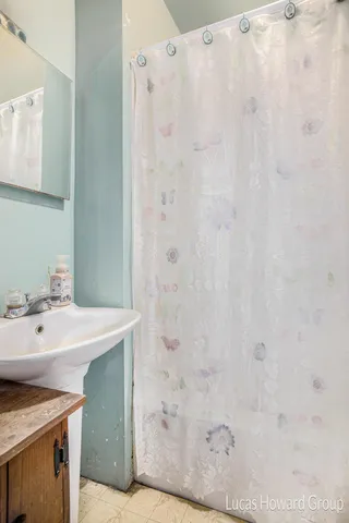 $100,000 | 712 Lenore Avenue, Lansing, MI 48910