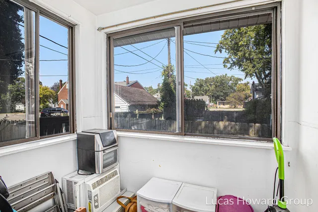 $100,000 | 712 Lenore Avenue, Lansing, MI 48910