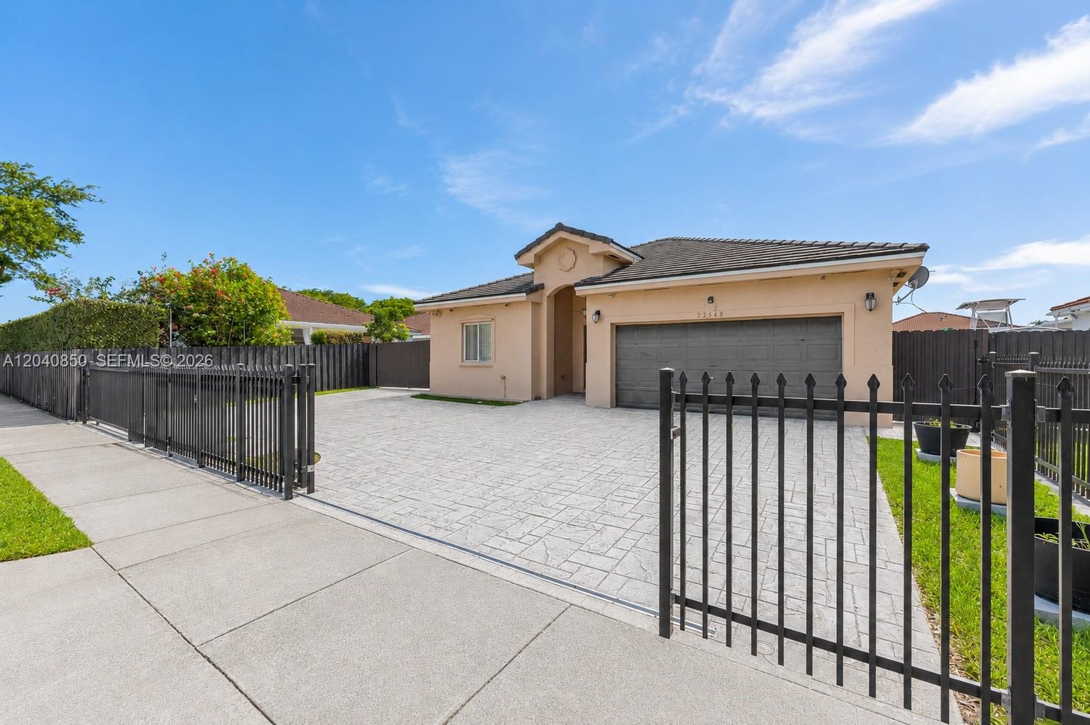22548 Southwest 102nd Path Cutler Bay, FL 33190 - Photo 2 of 28