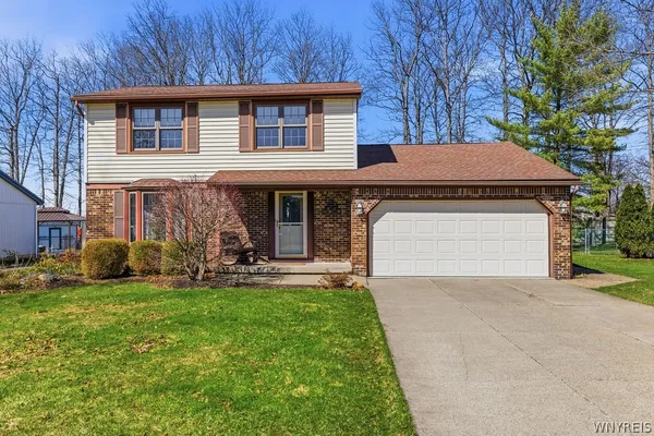 $379,900 | 3662 Woodhaven Circle, Hamburg, NY 14075