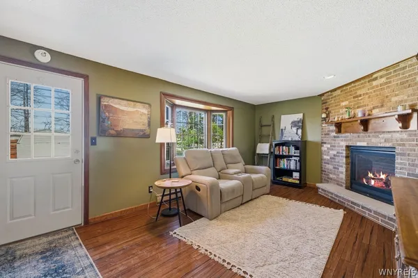 $379,900 | 3662 Woodhaven Circle, Hamburg, NY 14075