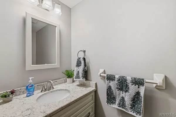 $379,900 | 3662 Woodhaven Circle, Hamburg, NY 14075