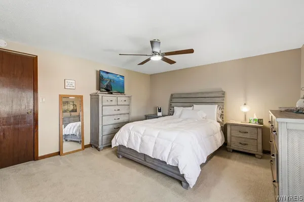 $379,900 | 3662 Woodhaven Circle, Hamburg, NY 14075