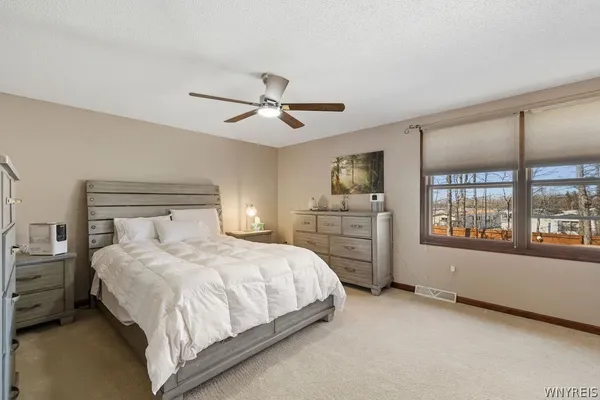 $379,900 | 3662 Woodhaven Circle, Hamburg, NY 14075