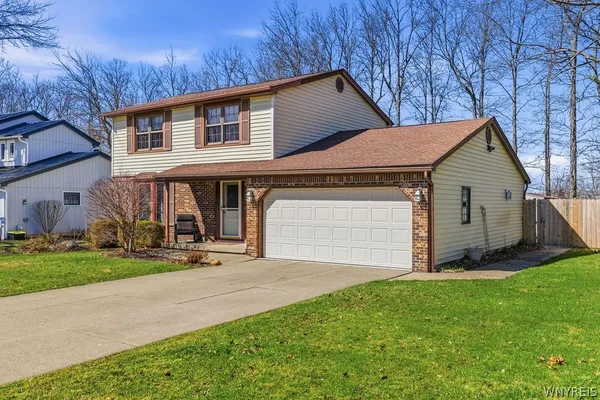 $379,900 | 3662 Woodhaven Circle, Hamburg, NY 14075