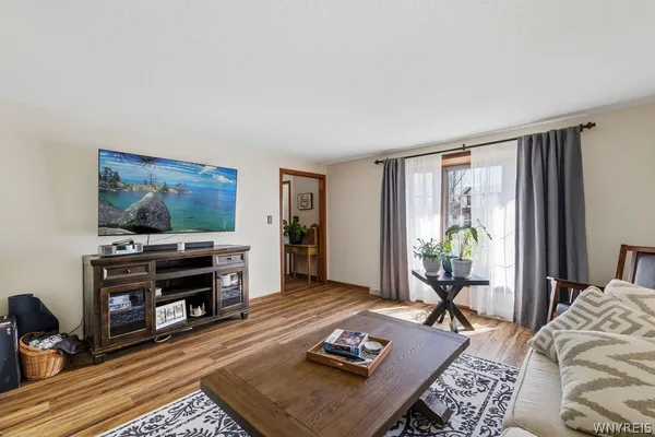 $379,900 | 3662 Woodhaven Circle, Hamburg, NY 14075