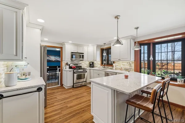 $379,900 | 3662 Woodhaven Circle, Hamburg, NY 14075