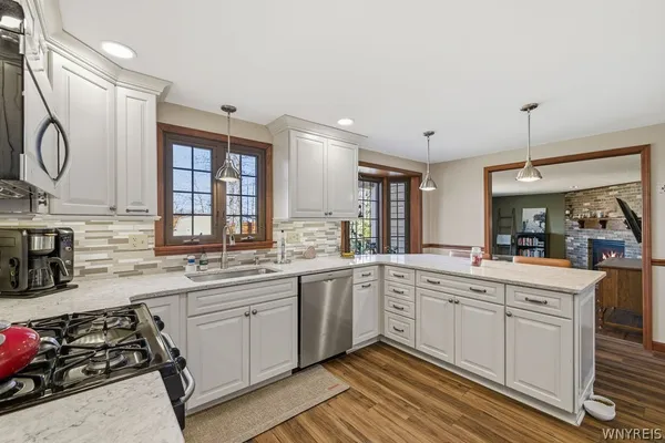 $379,900 | 3662 Woodhaven Circle, Hamburg, NY 14075