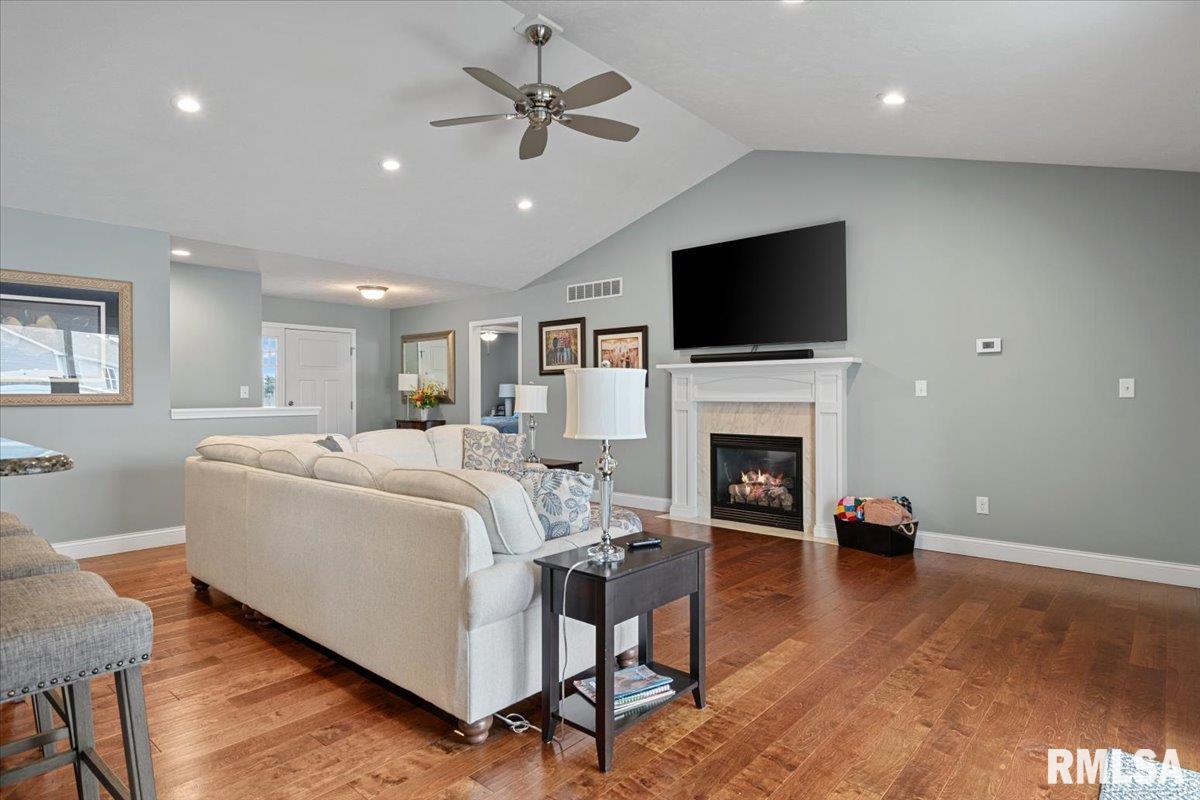 536 Karen Rose Drive Rochester, IL 62563 - Photo 6 of 41