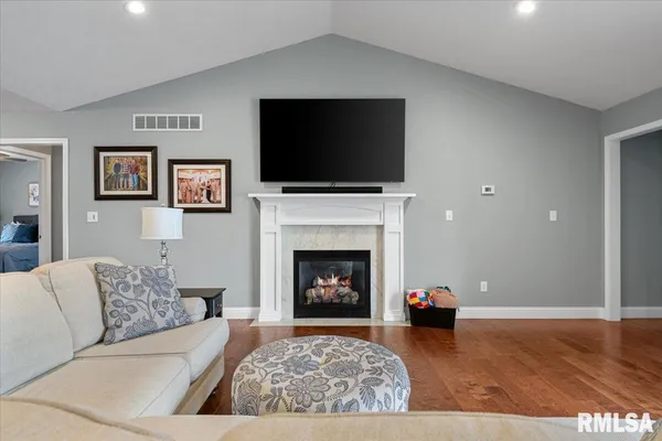 $384,900 | 536 Karen Rose Drive, Rochester, IL 62563