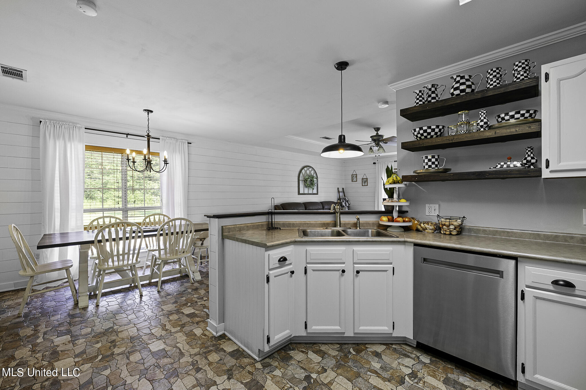 46 Leo Eaves Road Picayune, MS 39466 - Photo 8 of 23 LeoEvesFINEDIT-15