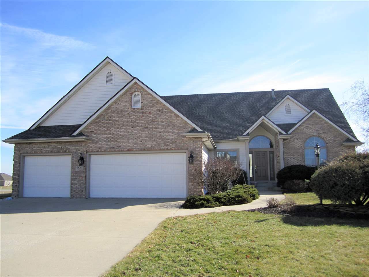 500 Hunters Ridge Auburn, IN 46706 - Photo 1 of 36 Gallery Image 1