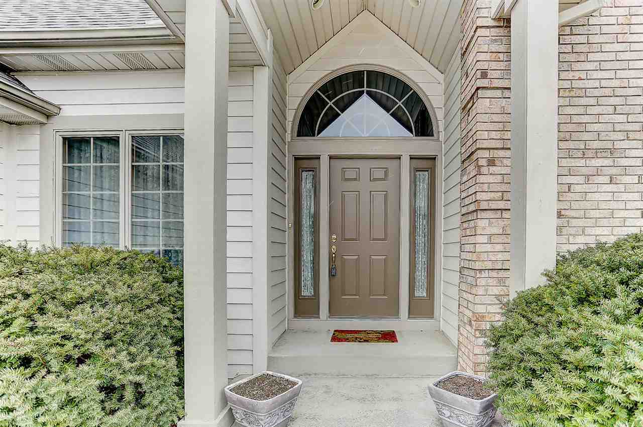 500 Hunters Ridge Auburn, IN 46706 - Photo 2 of 36 Gallery Image 2