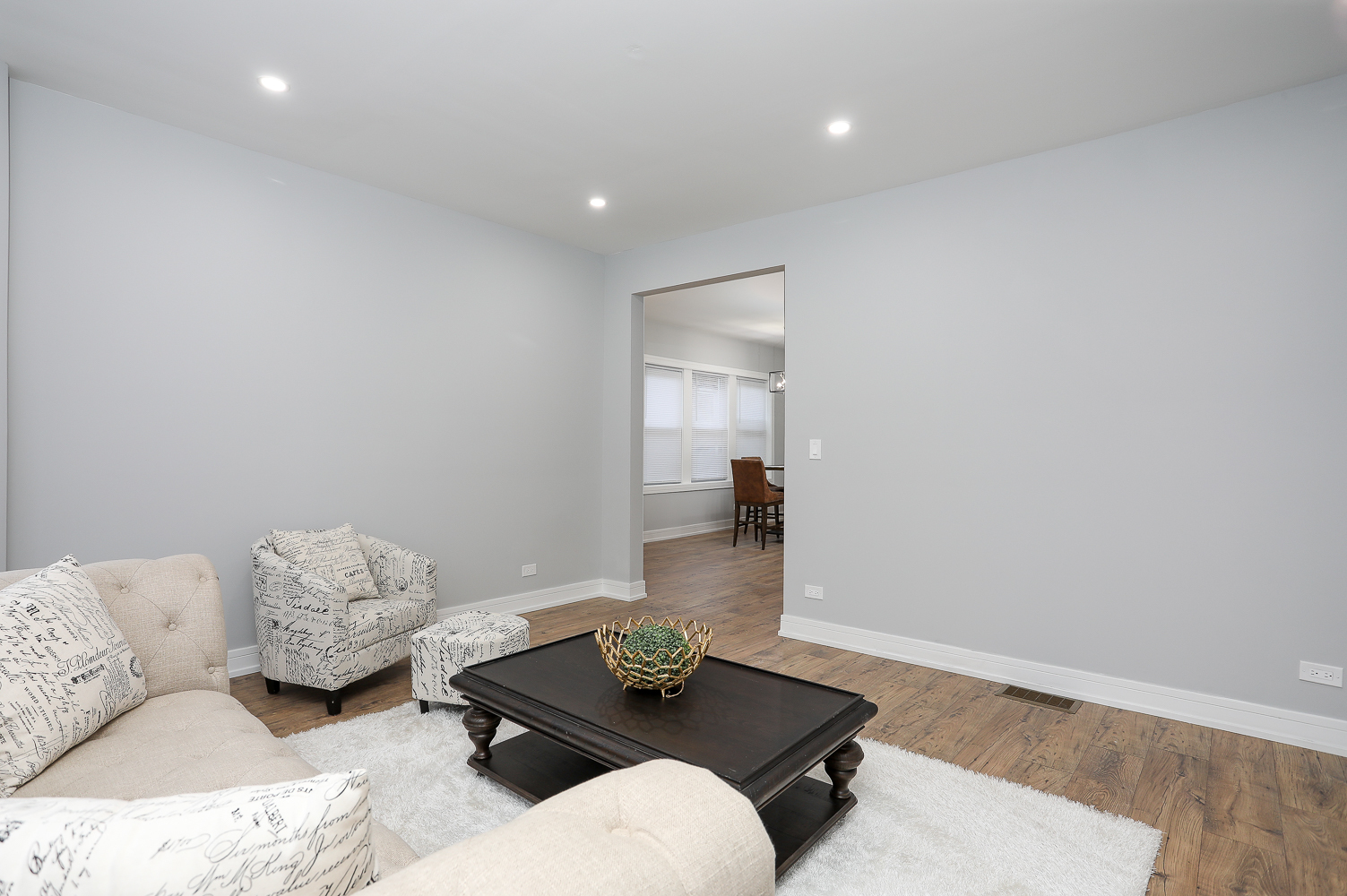 9046 South Racine Avenue Chicago, IL 60620 - Photo 4 of 39 Gallery Image 4
