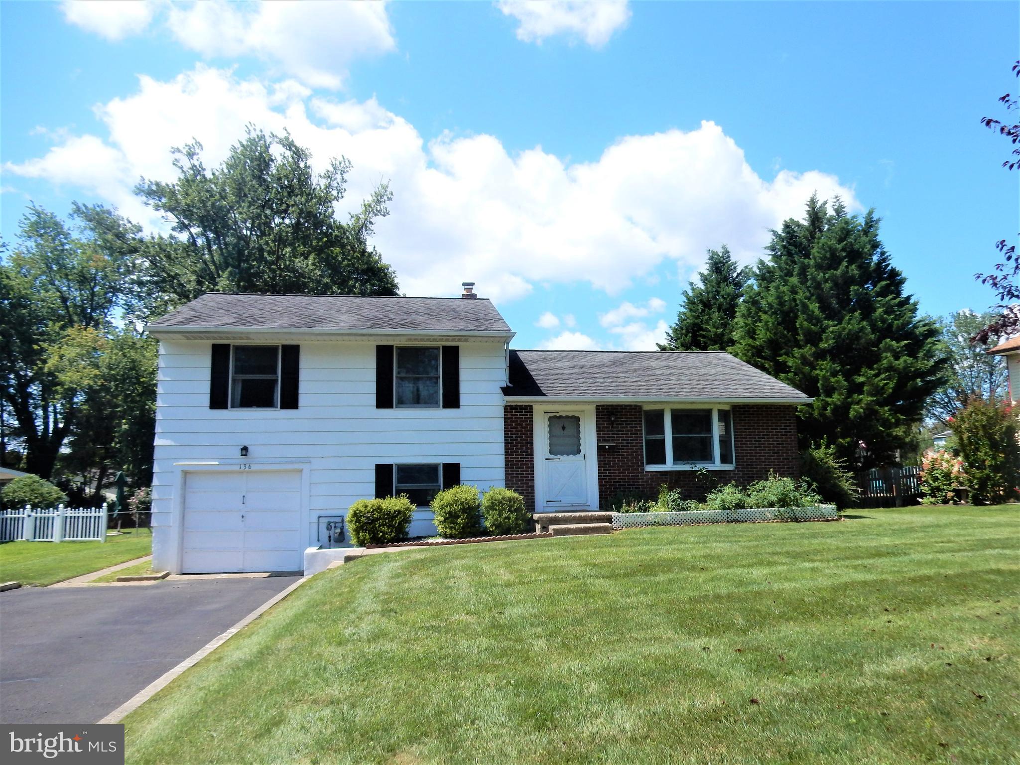 136 Harding Road Southampton, PA 18966 - Photo 1 of 26 Front
