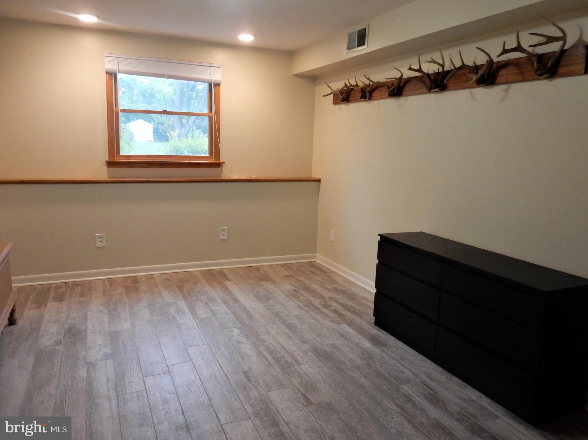 136 Harding Road Southampton, PA 18966 - Photo 11 of 26 Family Room