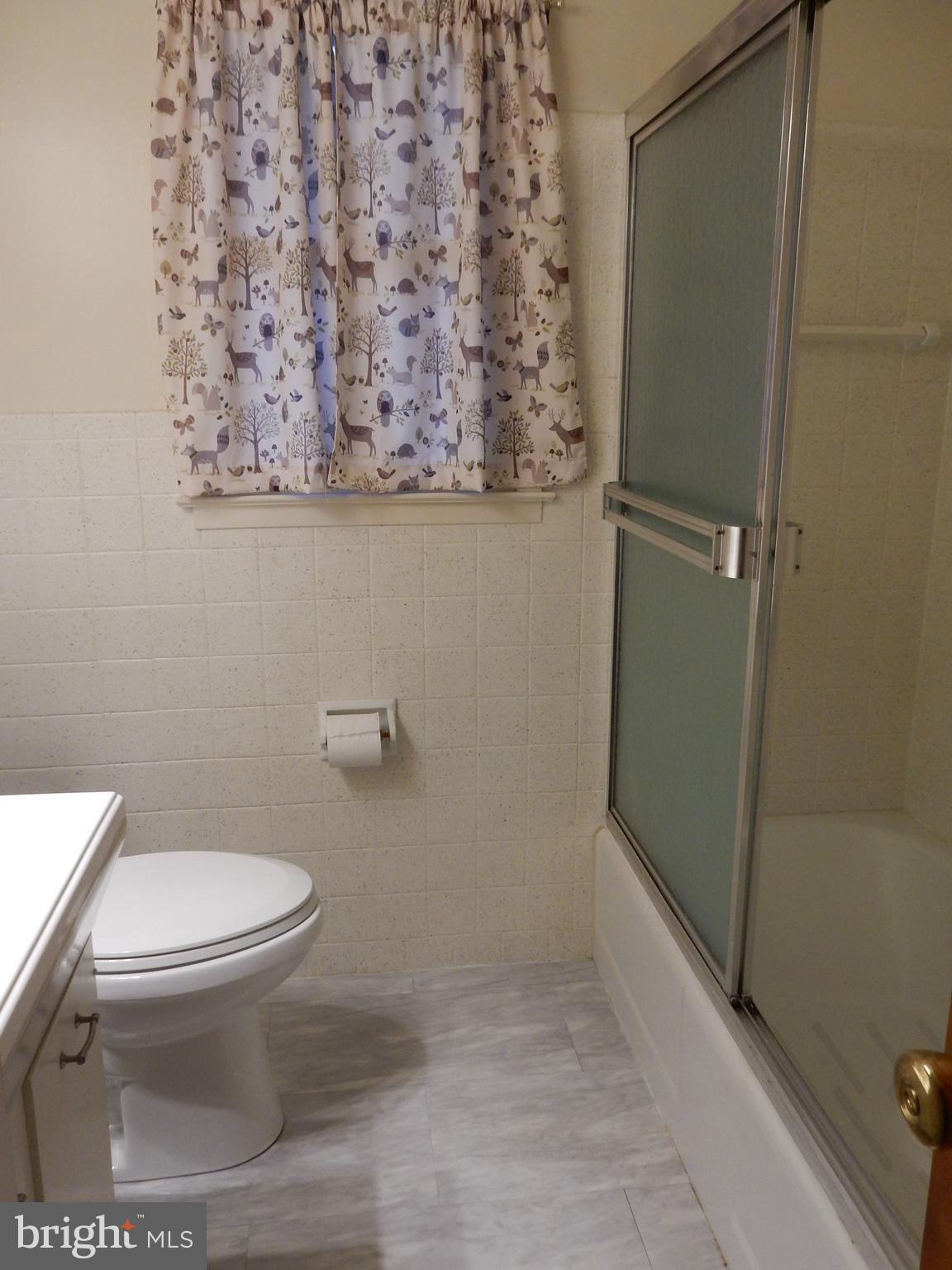 136 Harding Road Southampton, PA 18966 - Photo 19 of 26 Full Bath