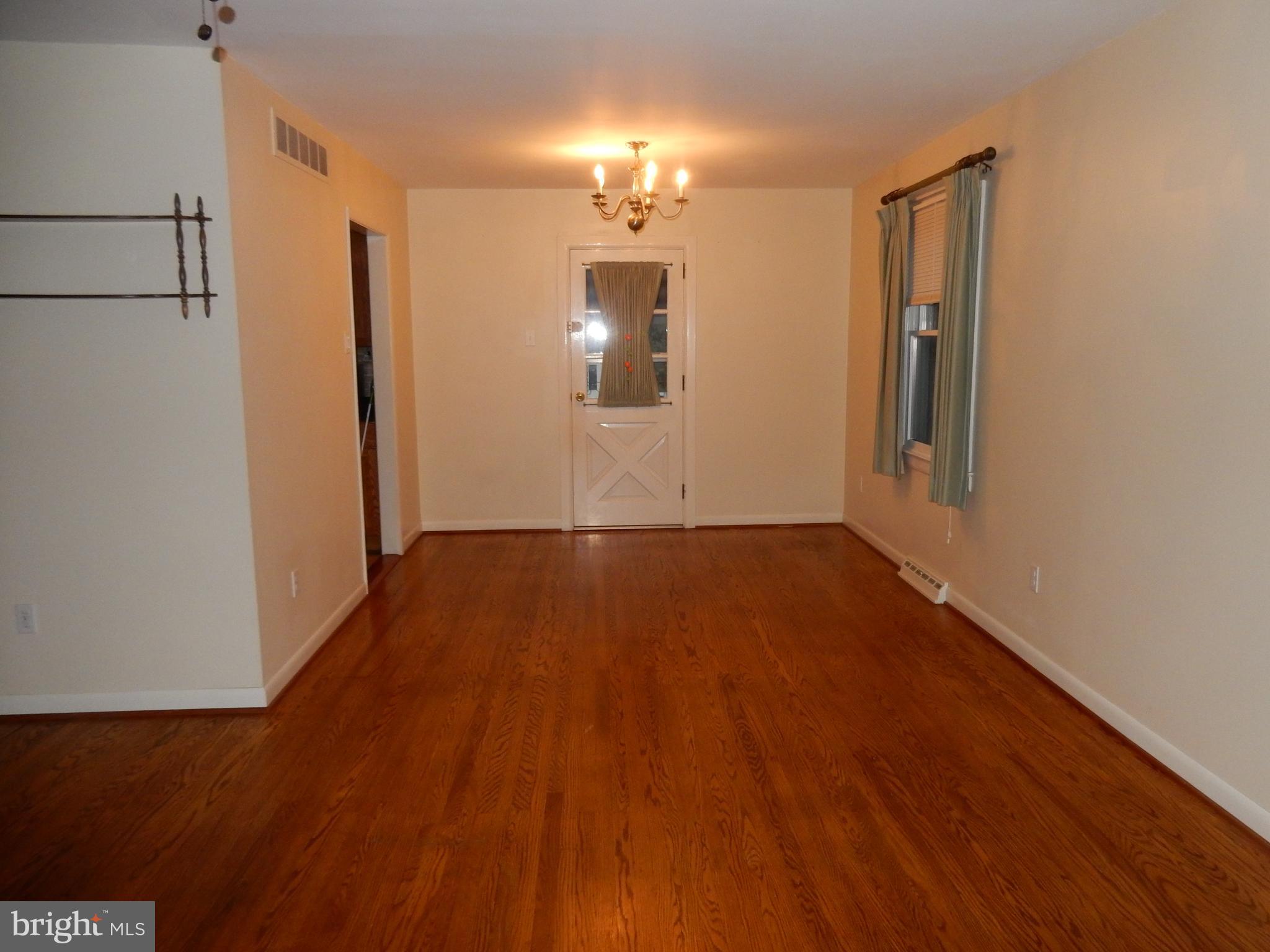 136 Harding Road Southampton, PA 18966 - Photo 6 of 26 Dining Room