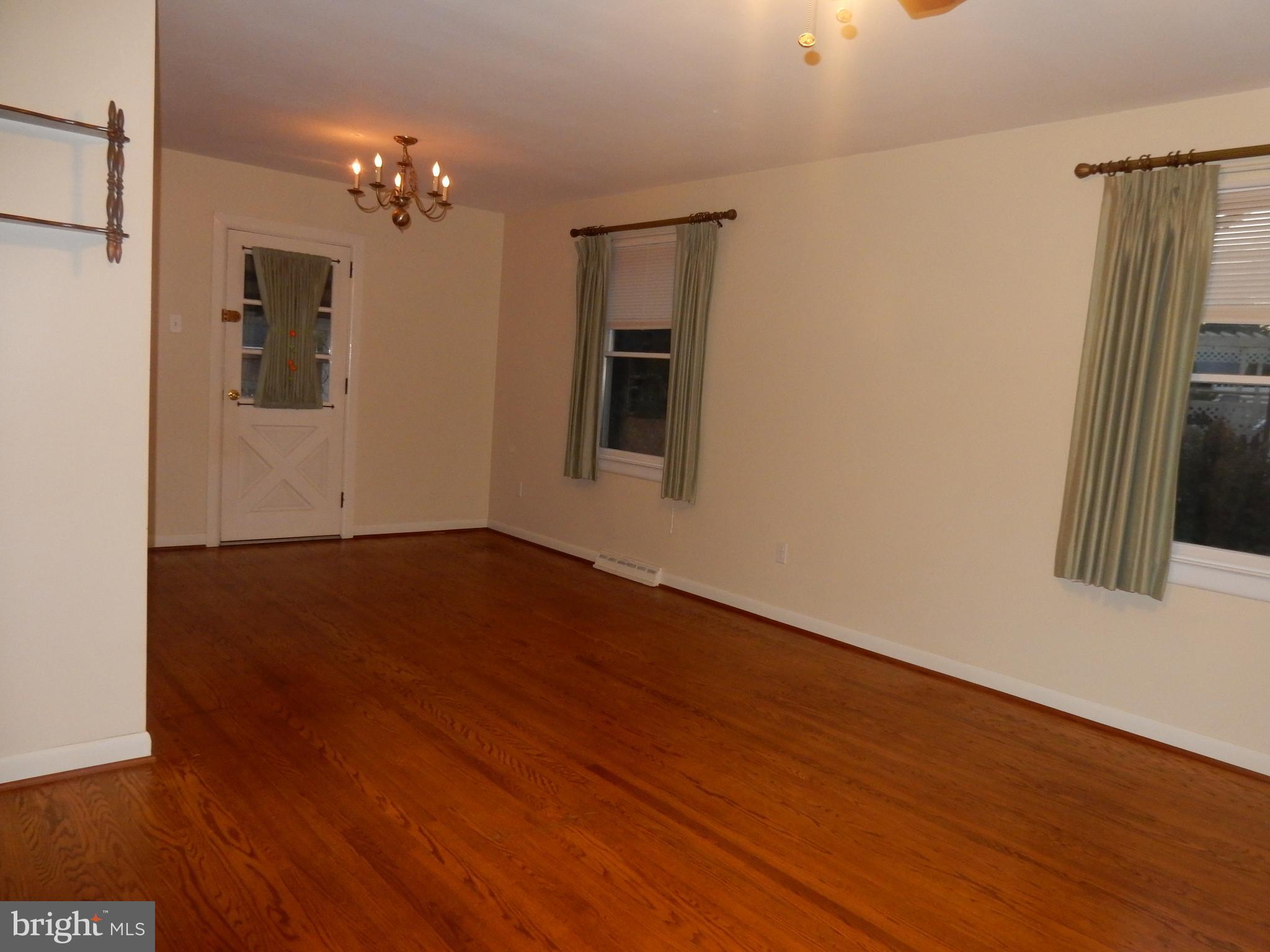 136 Harding Road Southampton, PA 18966 - Photo 7 of 26 Dining Room