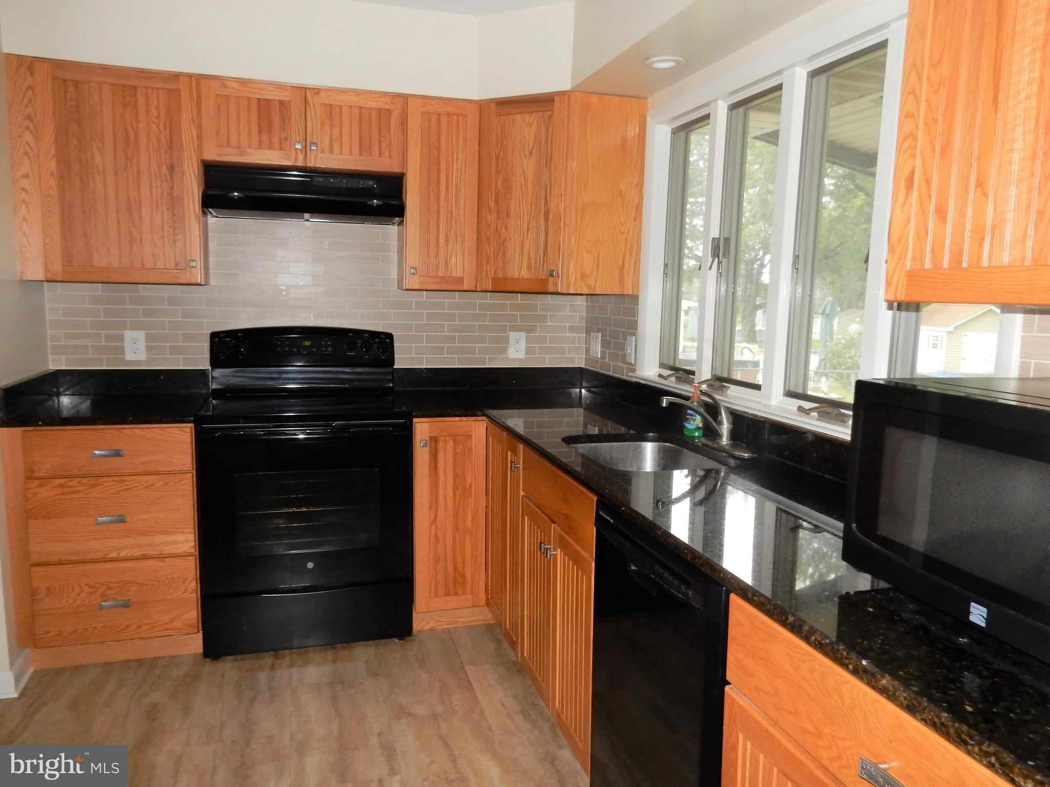 136 Harding Road Southampton, PA 18966 - Photo 9 of 26 Kitchen