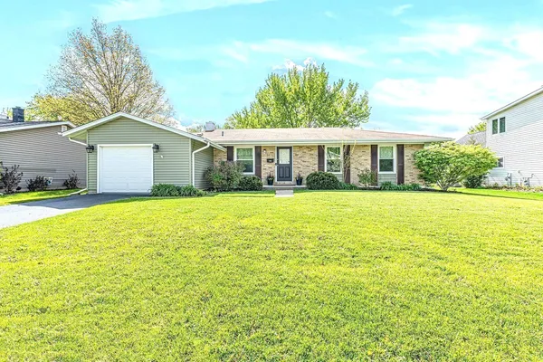$432,500 | 3755 Lexington Drive, Hoffman Estates, IL 60192