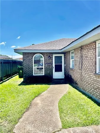 $1,750 | 2205 Argyll Drive, Harvey, LA 70058
