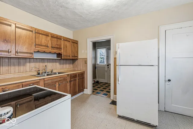 $199,000 | 630 North Gladstone Avenue, Indianapolis, IN 46201