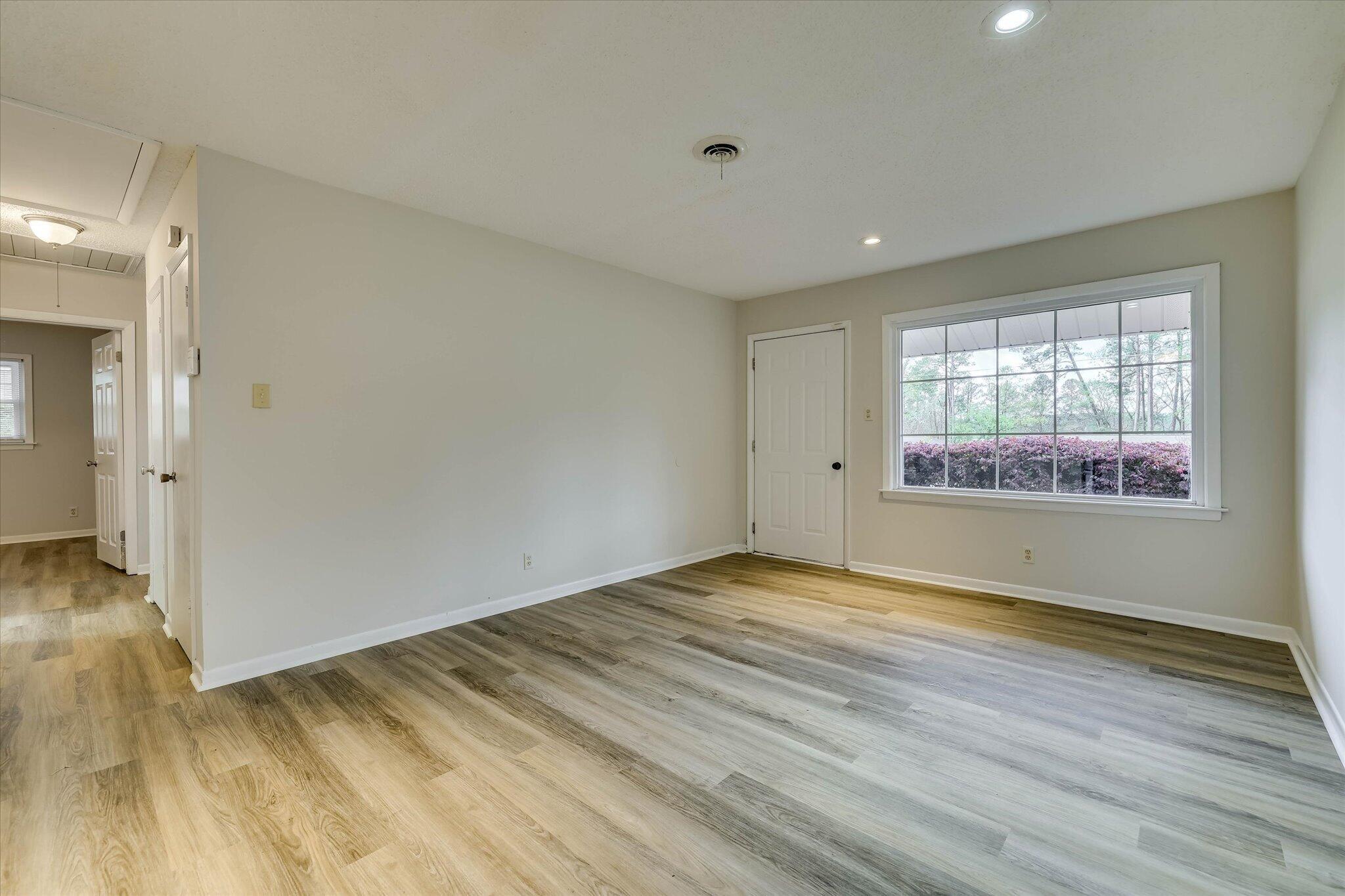 354 Mears Street Martinez, GA 30907 - Photo 6 of 31 10-109