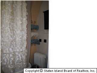 238 Fingerboard Road Staten Island, NY 10305 - Photo 11 of 20 Additional Photo