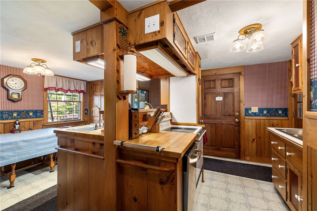 45 North Road Hopkinton, RI 02833 - Photo 8 of 34 Gallery Image 8