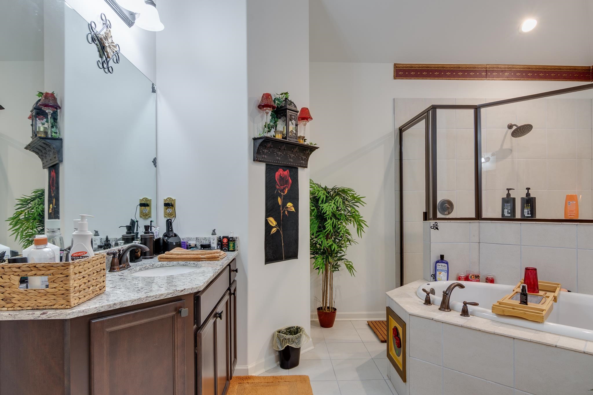 135 Chesnut Rdg Drive Oakland, TN 38060 - Photo 23 of 36 a bathroom with a sink and a mirror