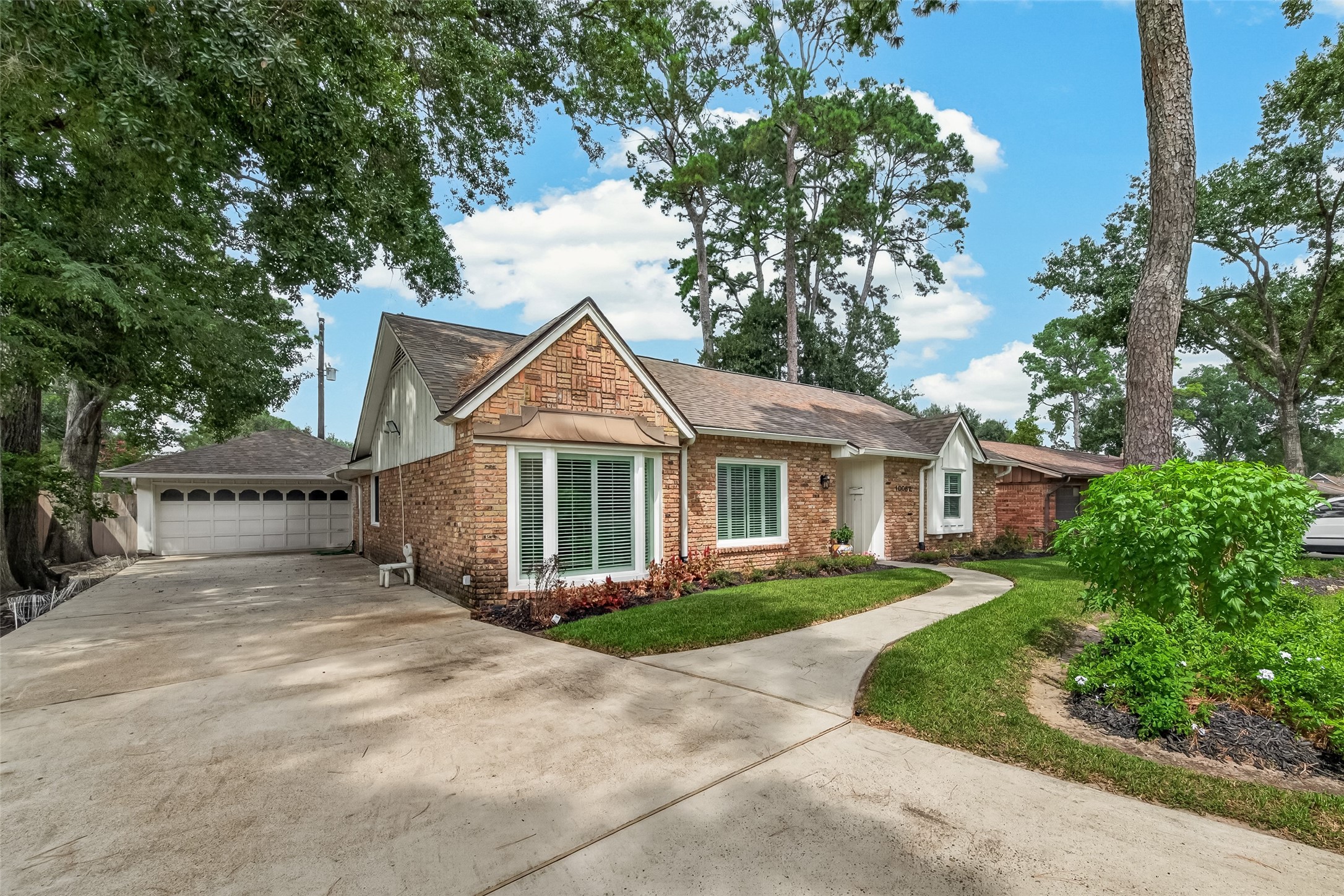 10062 Warwana Road Houston, TX 77080 - Photo 3 of 41 Gallery Image 3